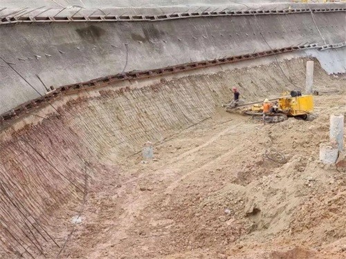 鄂托克前基坑边坡加固